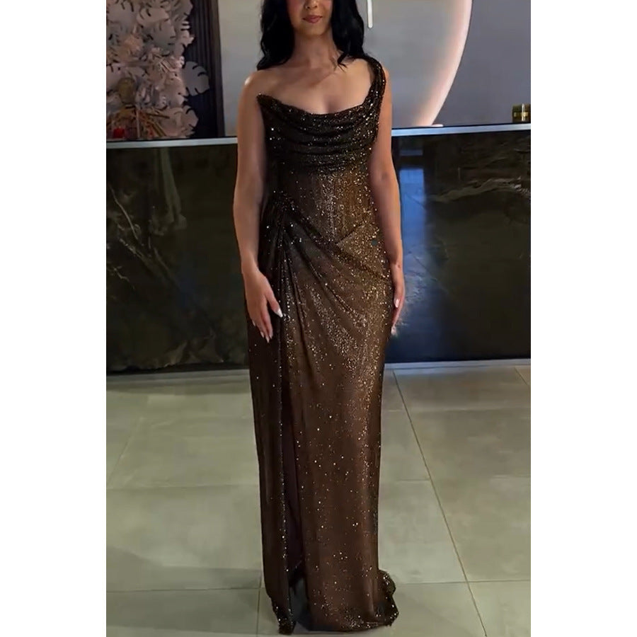 Geteiltes Seidenkleid in Gold und Silber für schlanke Damen